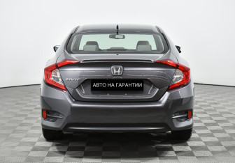Подержанный автомобиль Honda Civic Sedan 2017 года (5 фото)