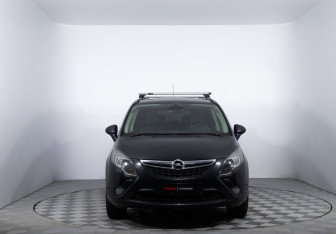 Подержанный автомобиль Opel Zafira Compactvan 2013 года (2 фото)