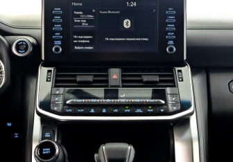 Подержанный автомобиль Toyota Land Cruiser Suv 2023 года (16 фото)