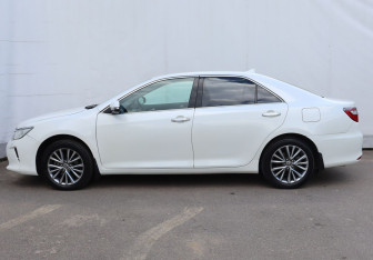 Подержанный автомобиль Toyota Camry Sedan 2016 года (8 фото)