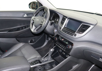 Подержанный автомобиль Hyundai Tucson 2017 года (10 фото)