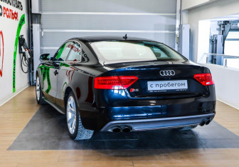Подержанный автомобиль Audi S5 Coupe 2012 года (6 фото)