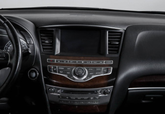 Подержанный автомобиль Infiniti JX 2013 года (13 фото)