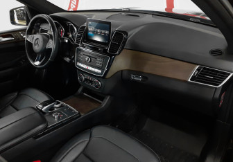 Подержанный автомобиль Mercedes-Benz GLE 2016 года (9 фото)