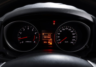 Подержанный автомобиль Mitsubishi ASX 2010 года (15 фото)