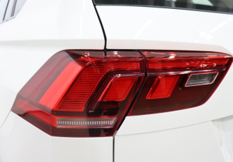 Подержанный автомобиль Volkswagen Tiguan 2021 года (24 фото)