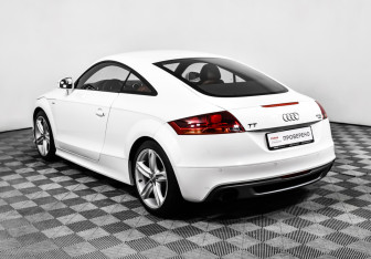 Подержанный автомобиль Audi TT Coupe 2011 года (7 фото)