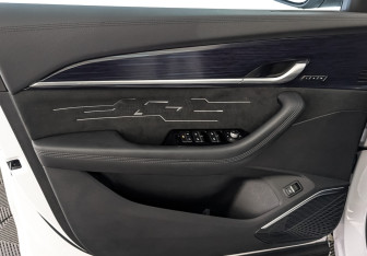 Подержанный автомобиль Geely Monjaro 2024 года (19 фото)