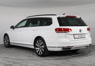 Подержанный автомобиль Volkswagen Passat Wagon 2019 года (7 фото)