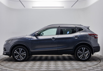 Подержанный автомобиль Nissan Qashqai 2021 года (2 фото)