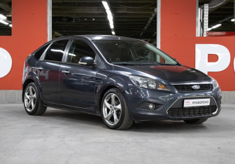 Подержанный автомобиль Ford Focus Hatchback 2010 года (3 фото)