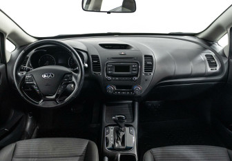 Подержанный автомобиль Kia Cerato Sedan 2017 года (6 фото)