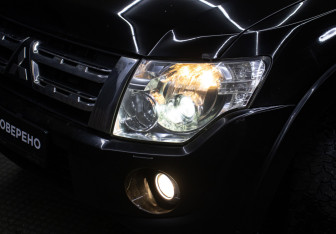 Подержанный автомобиль Mitsubishi Pajero 2012 года (22 фото)