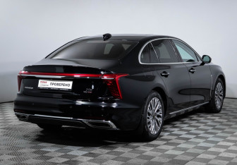 Подержанный автомобиль Hongqi H5 2024 года (5 фото)