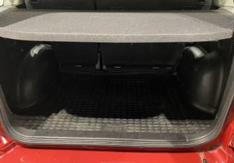 Подержанный автомобиль Suzuki Grand Vitara 2011 года (13 фото)