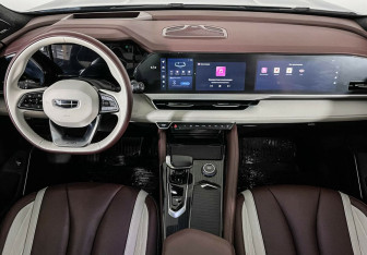 Подержанный автомобиль Geely Monjaro 2023 года (9 фото)