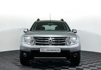 Подержанный автомобиль Renault Duster 2013 года (2 фото)