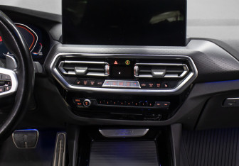 Подержанный автомобиль BMW X3 2022 года (16 фото)