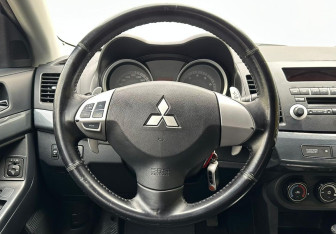 Подержанный автомобиль Mitsubishi Lancer Sedan 2008 года (12 фото)