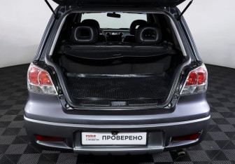 Подержанный автомобиль Mitsubishi Outlander 2005 года (10 фото)