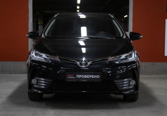 Подержанный автомобиль Toyota Corolla Sedan 2017 года (2 фото)
