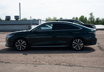 Подержанный автомобиль Chery Arrizo 8 2023 года (8 фото)