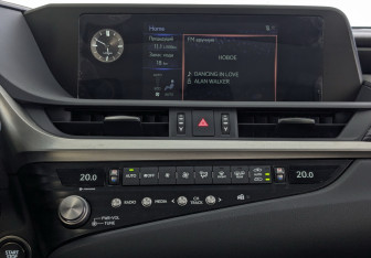 Подержанный автомобиль Lexus ES 2021 года (15 фото)