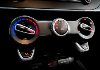 Подержанный автомобиль Kia Rio Hatchback 2021 года (23 фото)