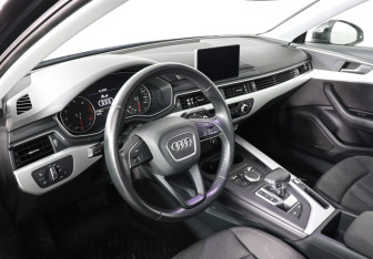 Подержанный автомобиль Audi A4 Sedan 2018 года (9 фото)