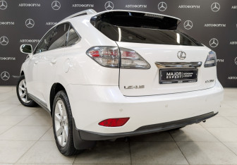 Подержанный автомобиль Lexus RX 2011 года (7 фото)
