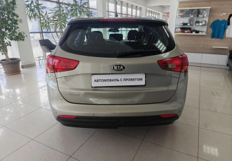 Подержанный автомобиль Kia Ceed Wagon 2015 года (6 фото)