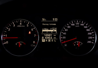 Подержанный автомобиль Nissan X-Trail 2014 года (13 фото)