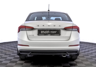 Подержанный автомобиль Skoda Rapid Liftback 2021 года (6 фото)