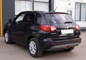 Подержанный автомобиль Suzuki Vitara 2018 года (6 фото)