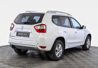 Подержанный автомобиль Nissan Terrano 2021 года (5 фото)