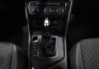 Подержанный автомобиль Volkswagen Tiguan 2019 года (16 фото)