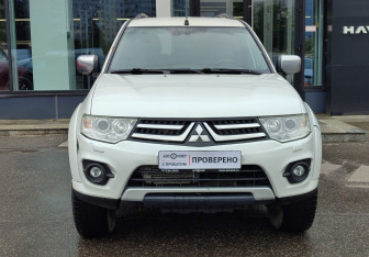 Подержанный автомобиль Mitsubishi Pajero Sport 2014 года (2 фото)
