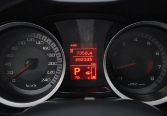 Подержанный автомобиль Mitsubishi Lancer Sedan 2008 года (13 фото)