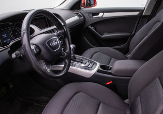 Подержанный автомобиль Audi A4 Sedan 2013 года (10 фото)