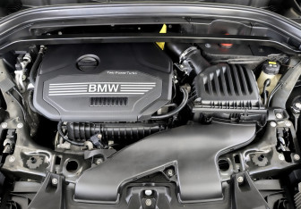 Подержанный автомобиль BMW X1 2019 года (9 фото)