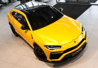 Подержанный автомобиль Lamborghini Urus 2022 года (10 фото)