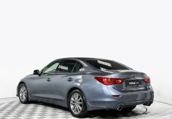 Подержанный автомобиль Infiniti Q50 2014 года (7 фото)