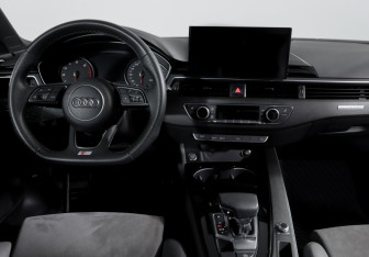 Подержанный автомобиль Audi A5 Coupe 2021 года (12 фото)