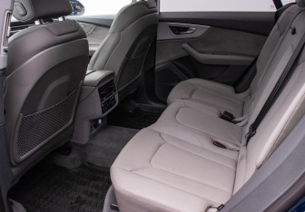 Подержанный автомобиль Audi Q8 2019 года (11 фото)