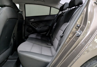 Подержанный автомобиль Kia Cerato Sedan 2014 года (28 фото)