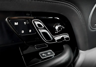 Подержанный автомобиль Land Rover Range Rover 2018 года (21 фото)