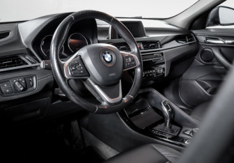 Подержанный автомобиль BMW X2 2019 года (14 фото)