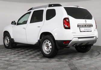 Подержанный автомобиль Renault Duster 2015 года (7 фото)