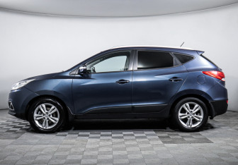 Подержанный автомобиль Hyundai ix35 2010 года (8 фото)