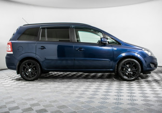 Подержанный автомобиль Opel Zafira Compactvan 2012 года (4 фото)